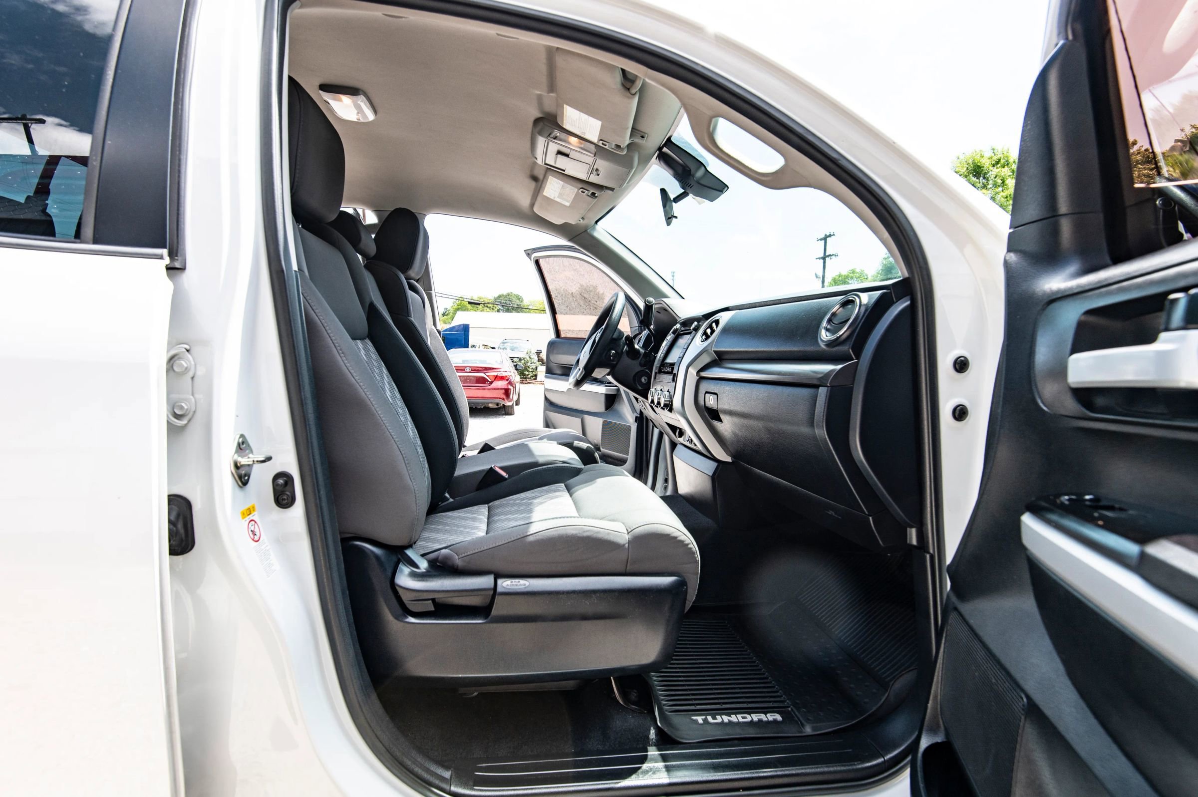 Used 2018 Toyota Tundra SR5 RWD image 39