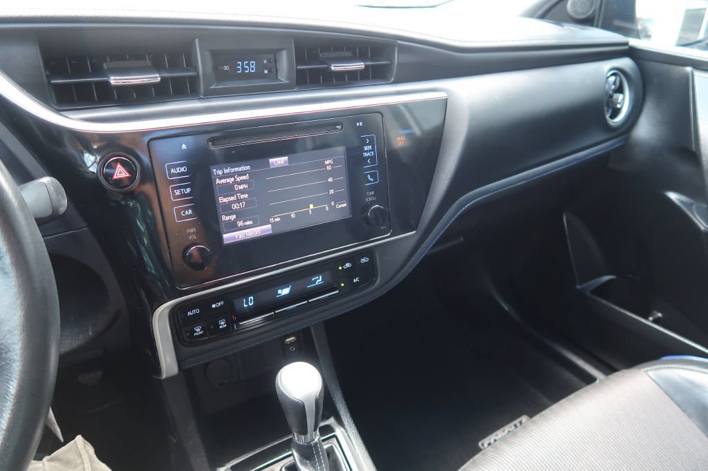 Used 2019 Toyota Corolla SE FWD image 16