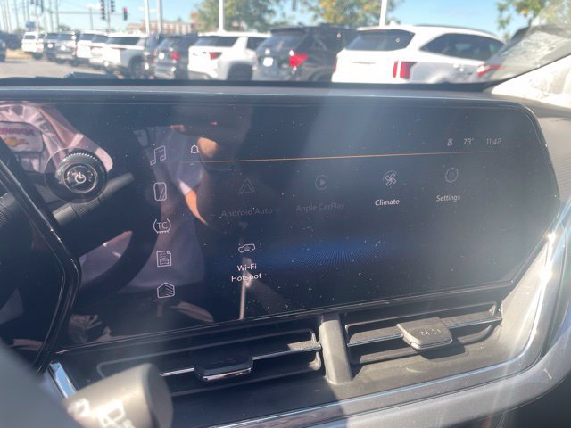 Used 2025 Chevrolet Trax LT FWD image 12