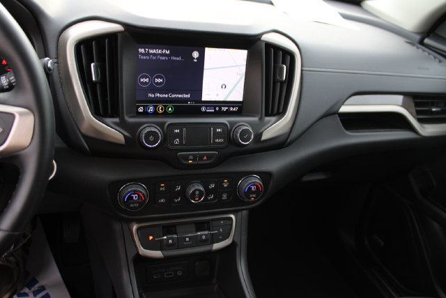 Used 2024 GMC Terrain Denali w/ Denali Premium Package AWD/4WD image 16