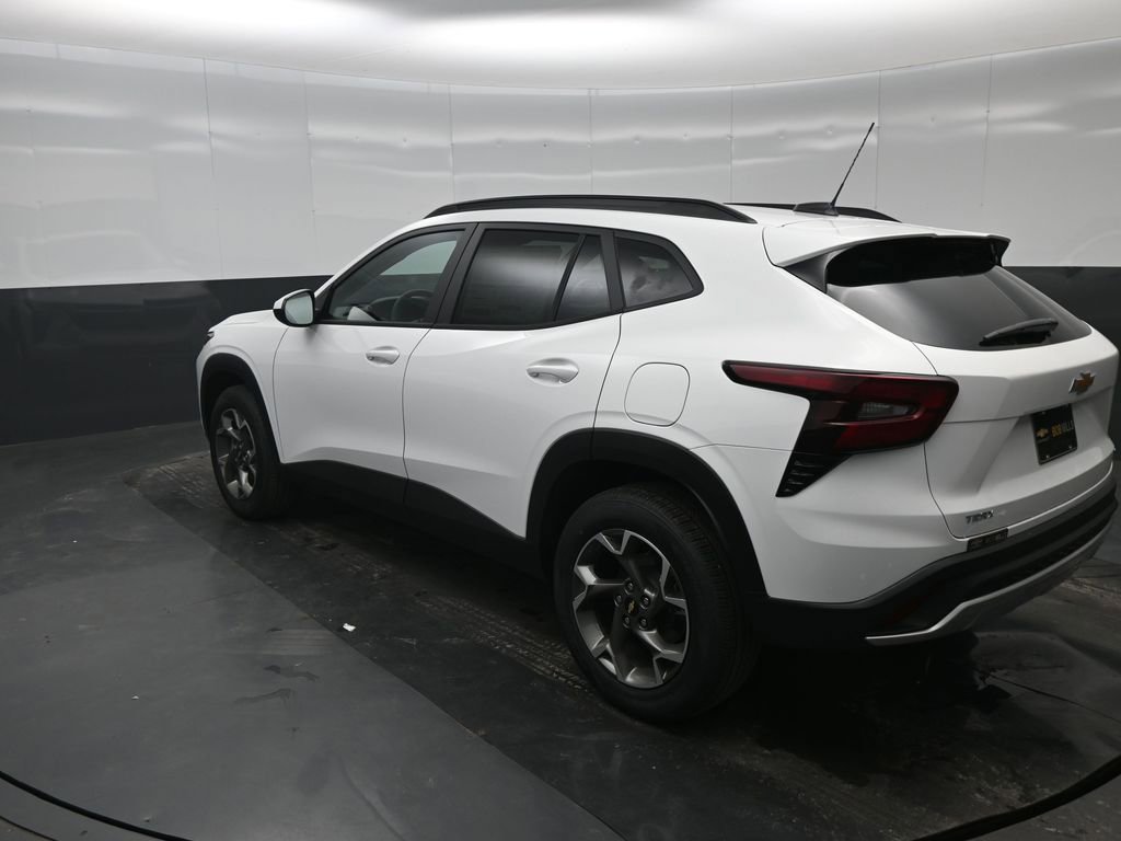 New 2026 Chevrolet Trax LT w/ Sunroof Package image 10