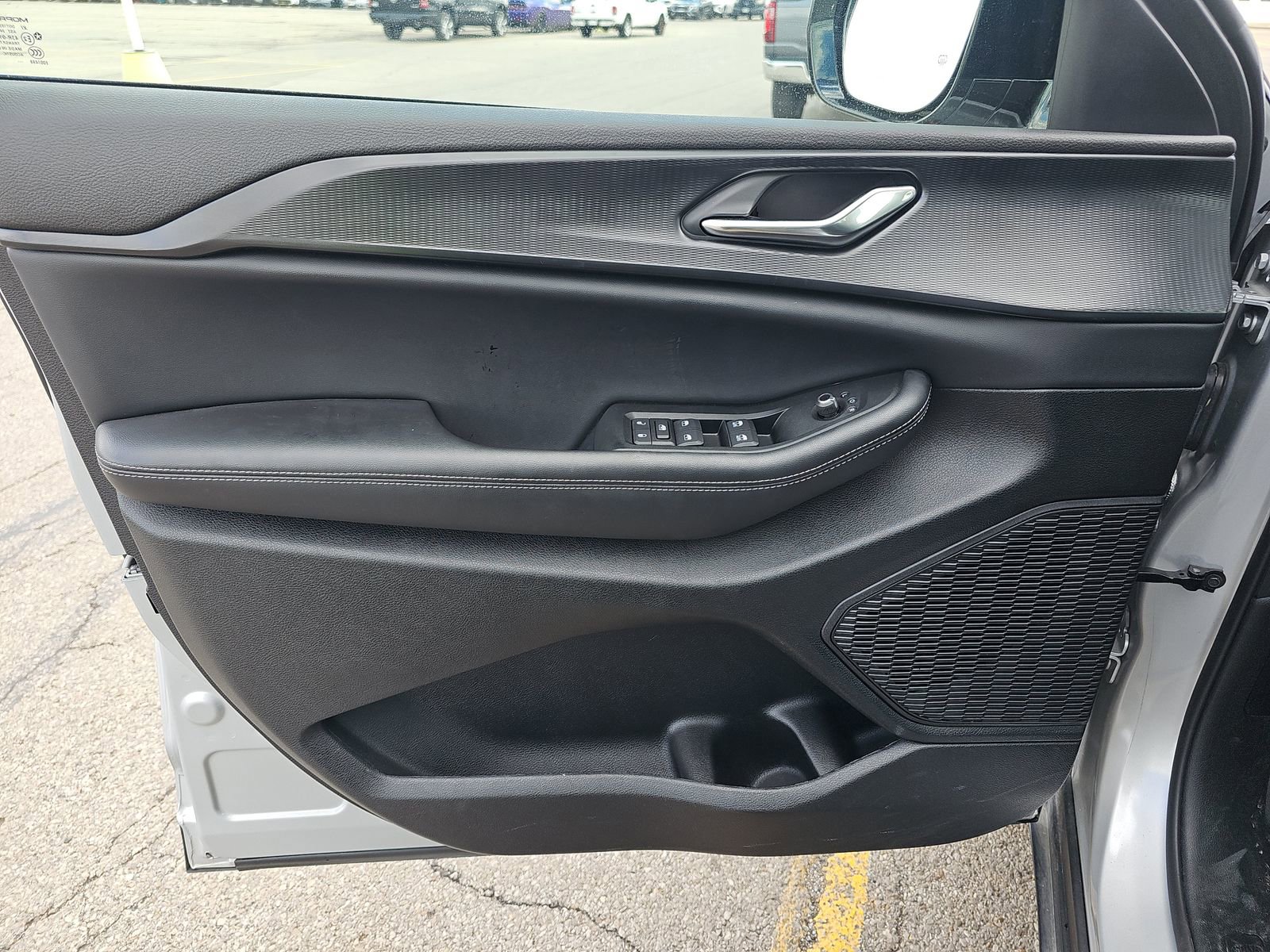 Used 2024 Jeep Grand Cherokee Altitude image 9