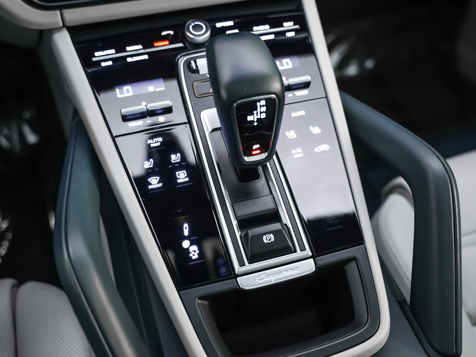 Used 2023 Porsche Cayenne Platinum Edition image 20