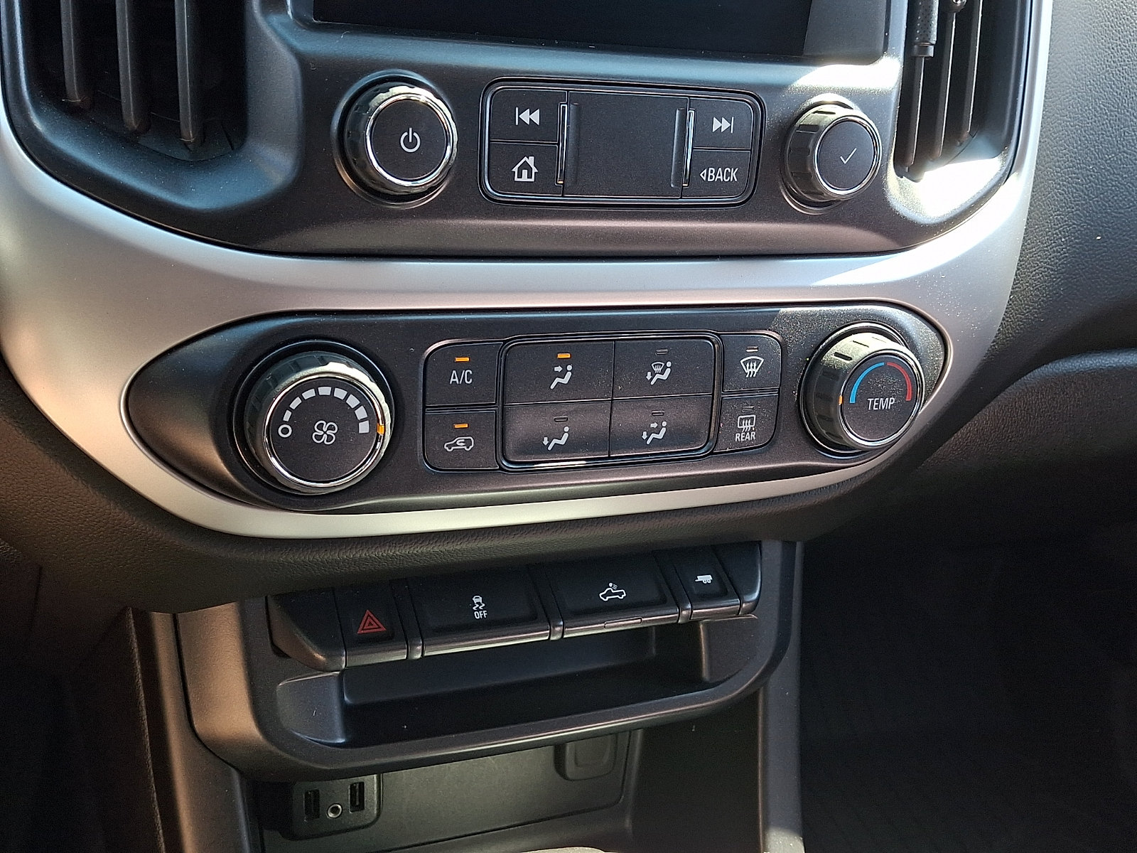 Used 2019 Chevrolet Colorado LT w/ Redline Special Edition AWD/4WD image 22
