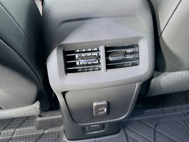 Used 2023 Chevrolet Equinox RS w/ RS Leather Package FWD image 27