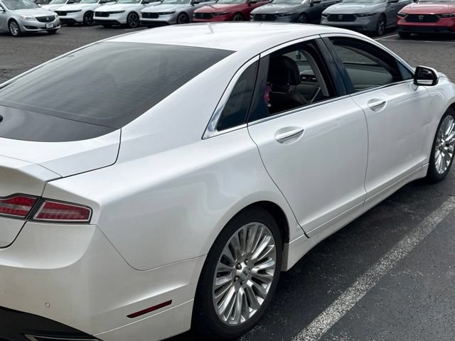 Used 2013 Lincoln MKZ FWD image 3