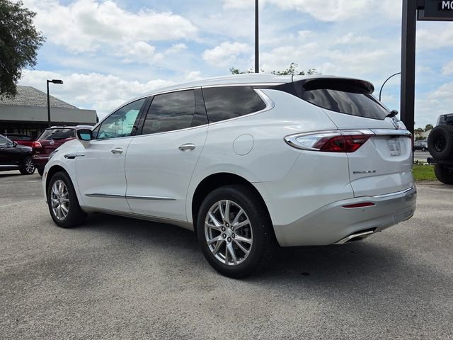 Used 2022 Buick Enclave Essence w/ Experience Buick Package FWD image 3