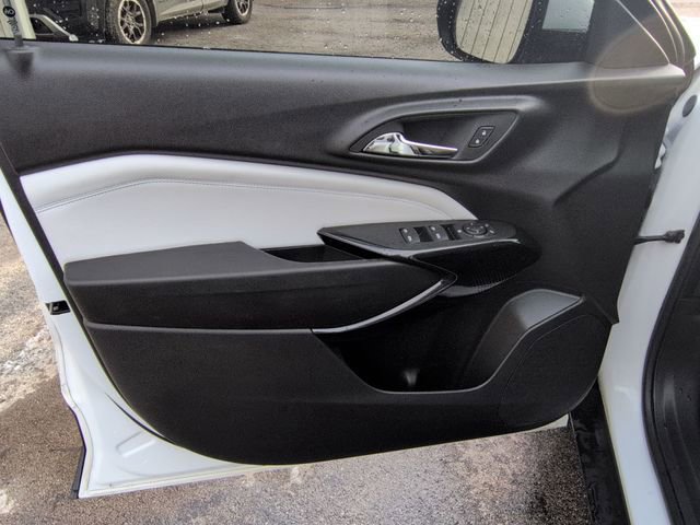 Used 2024 Chevrolet Trax LT w/ LT Convenience Package image 23