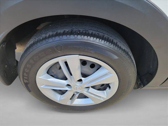 Used 2023 Nissan Kicks S FWD image 11