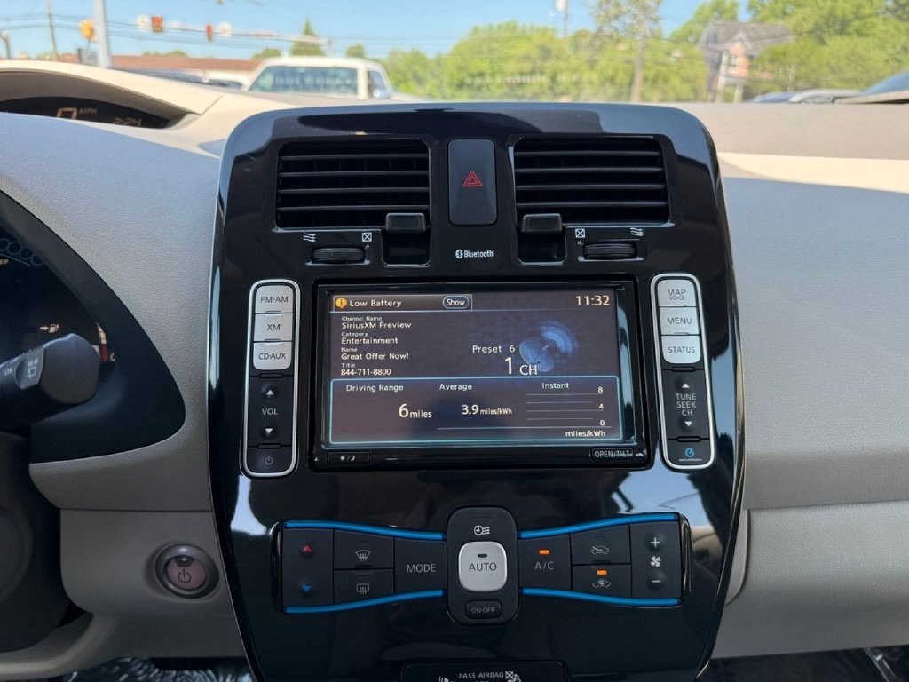 Used 2012 Nissan Leaf SL FWD image 30