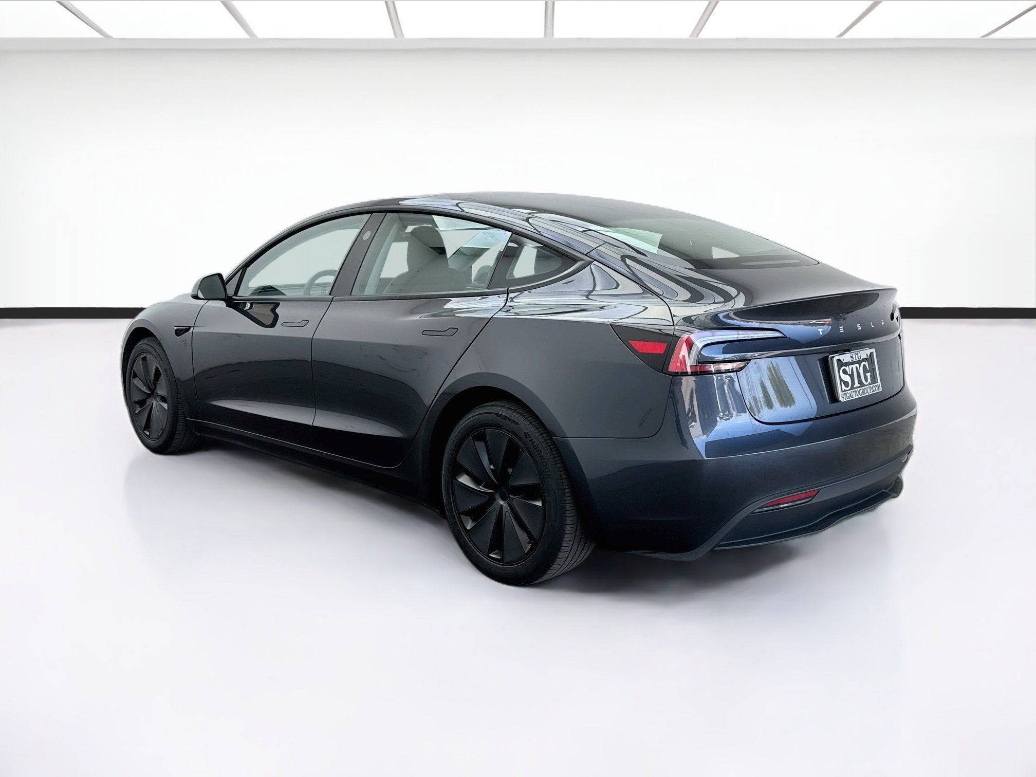 Used 2024 Tesla Model 3 Standard Range RWD image 6
