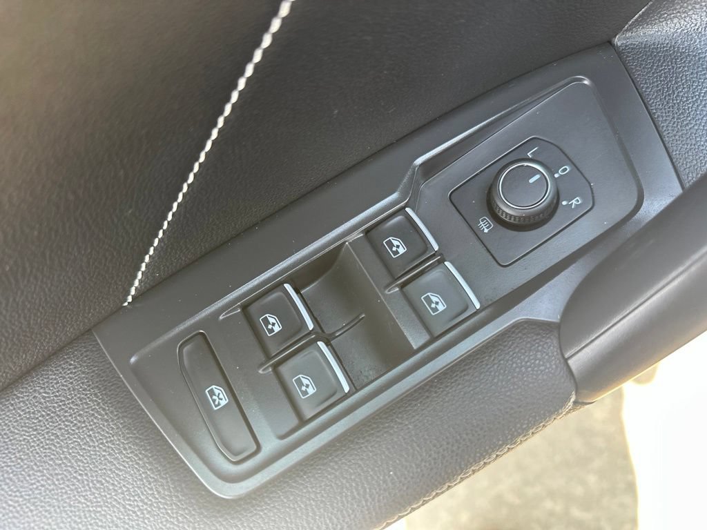 Used 2023 Volkswagen Tiguan SE R-Line AWD/4WD image 15