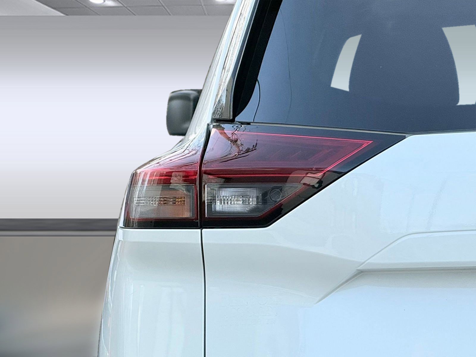 Used 2023 Nissan Rogue SL w/ SL Premium Package image 13