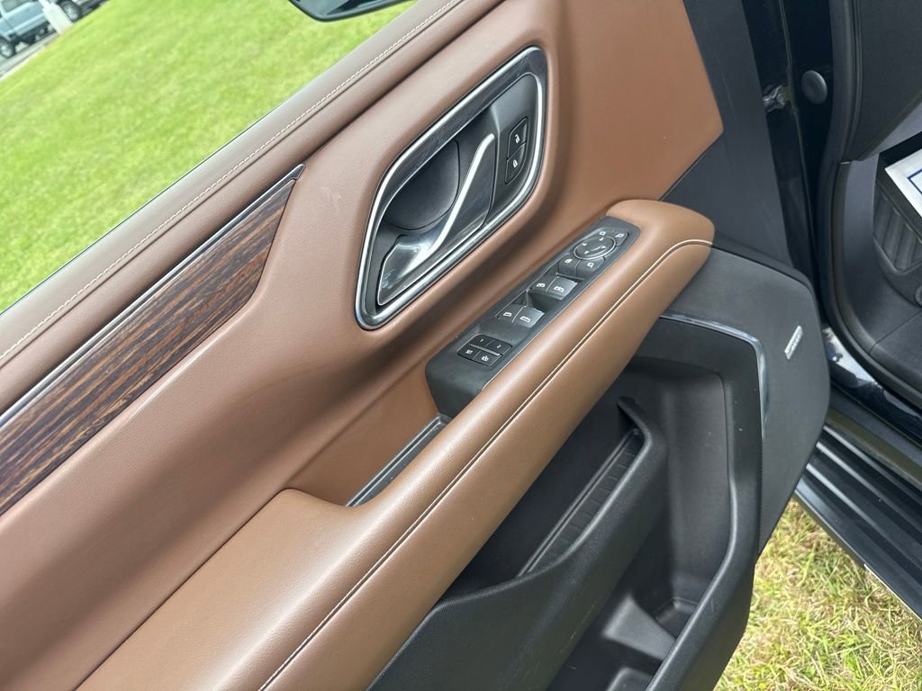 Used 2021 Chevrolet Suburban High Country image 12