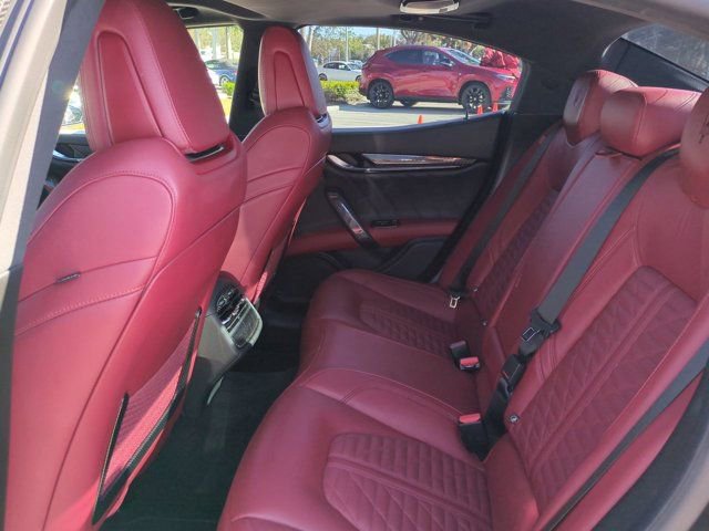 Used 2021 Maserati Ghibli S GranSport image 12