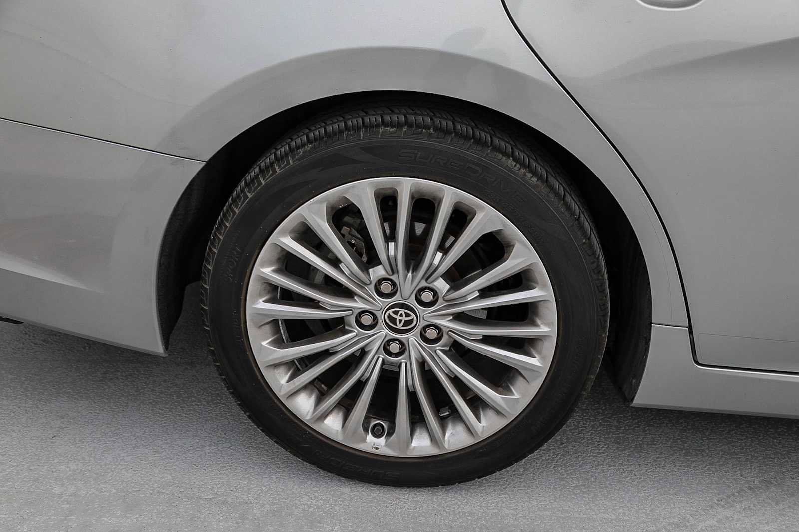 Certified 2020 Toyota Avalon Limited image 14