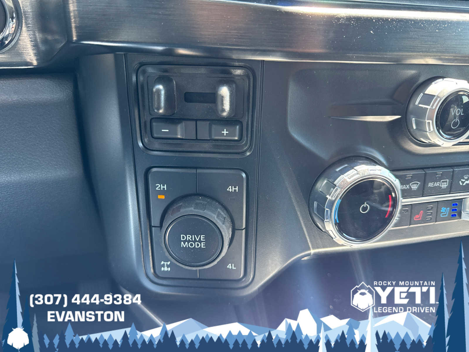 Used 2024 Ford F350 Lariat w/ Sport Appearance Package image 33