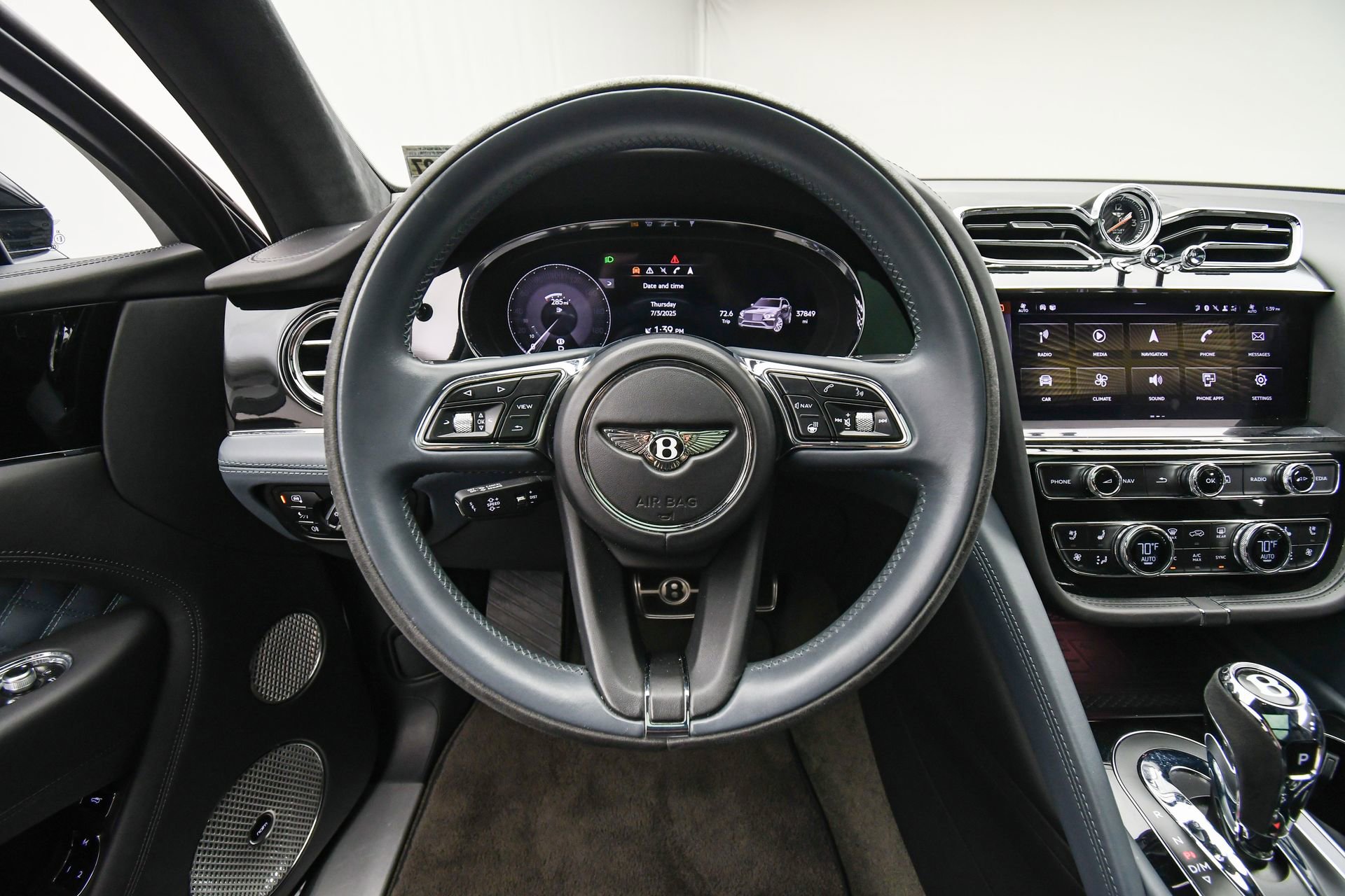 Used 2022 Bentley Bentayga S image 15