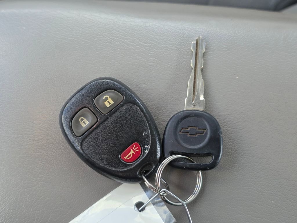 Used 2009 Chevrolet Equinox LS FWD image 36