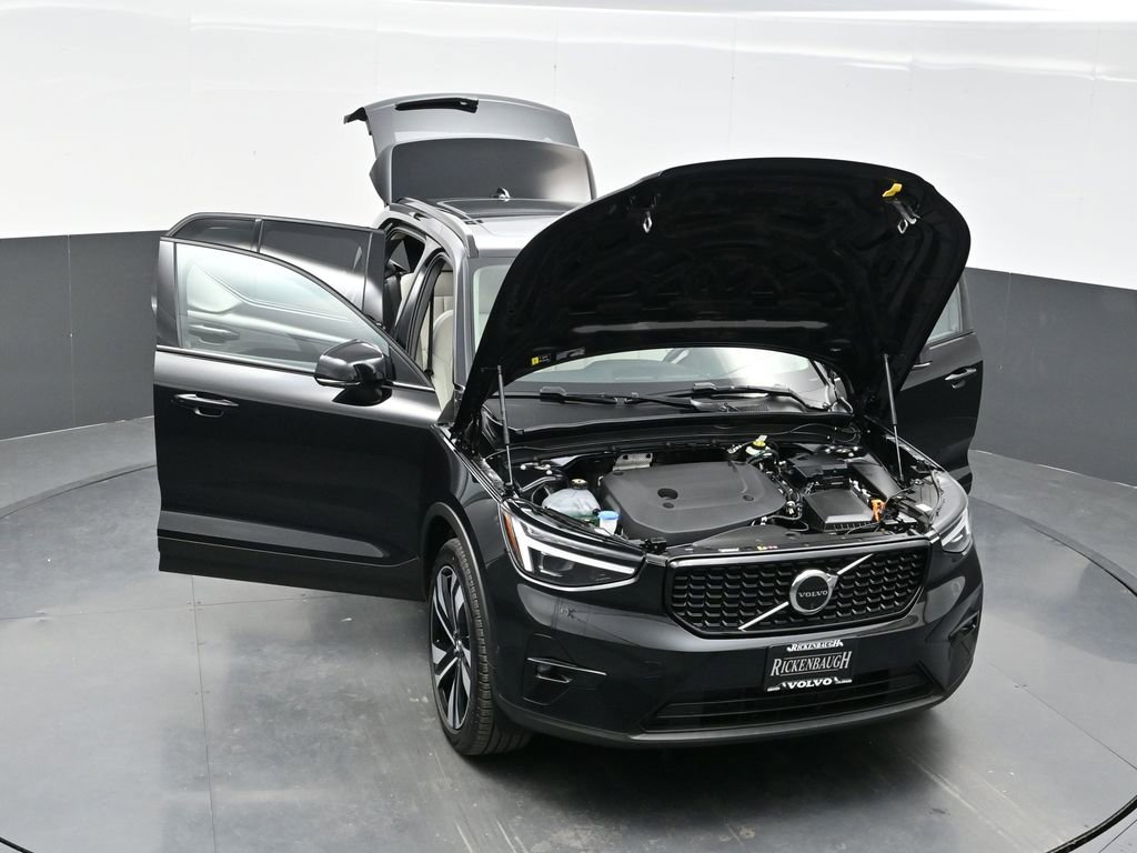 Used 2025 Volvo XC40 B5 Ultra image 38