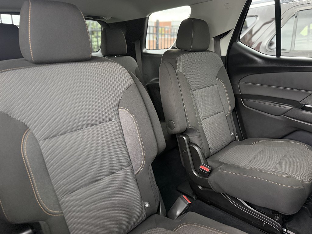 Used 2021 Chevrolet Traverse LT AWD/4WD image 17