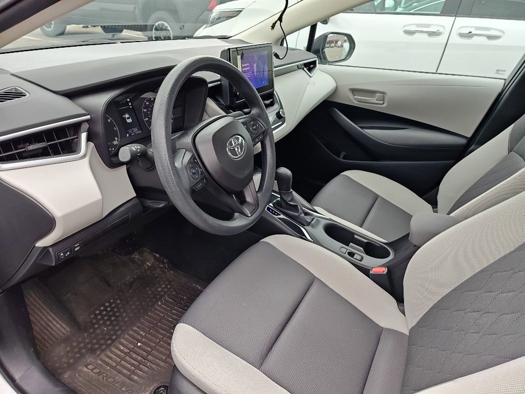 Used 2024 Toyota Corolla LE FWD image 7
