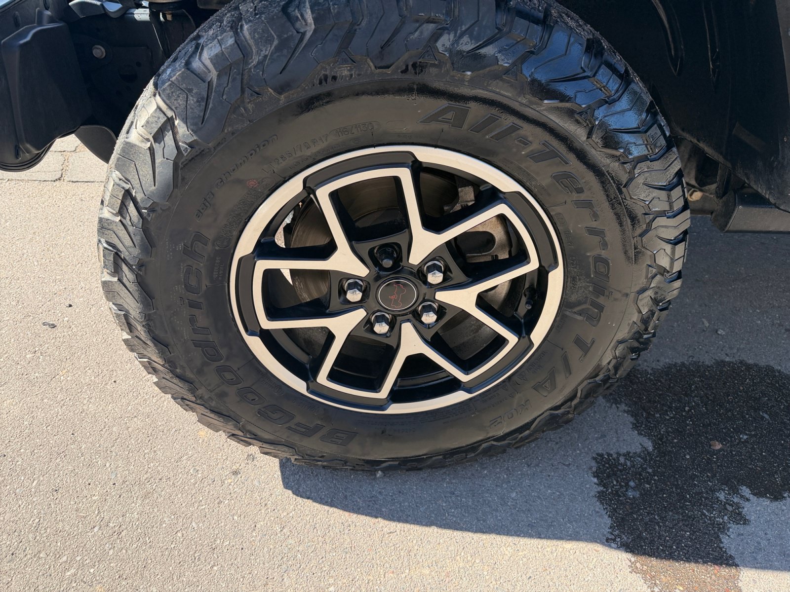 Used 2024 Jeep Wrangler Unlimited Rubicon AWD/4WD image 11
