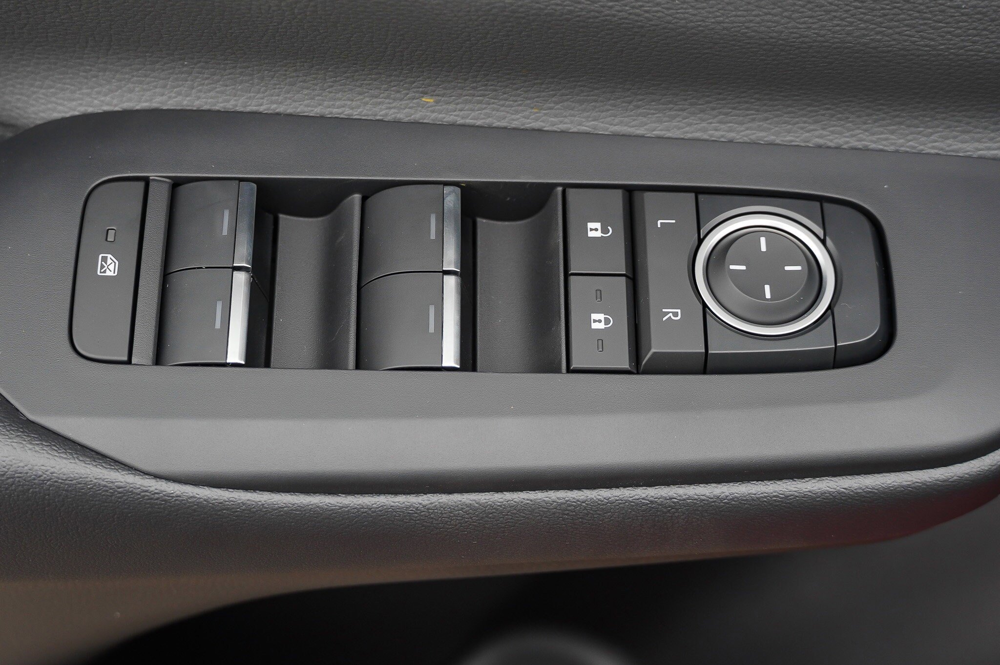 New 2026 Toyota Prius XLE FWD image 19