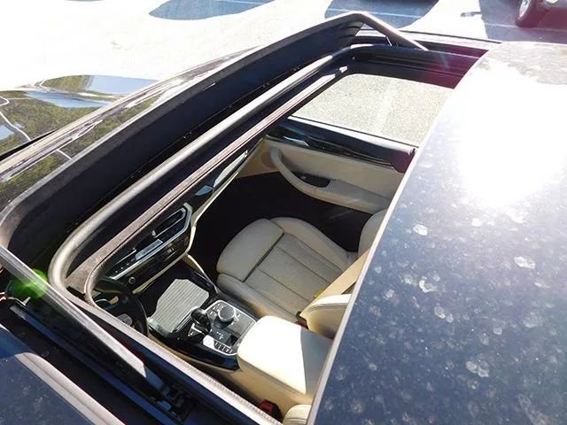 Used 2022 BMW X4 xDrive30i w/ Convenience Package image 7