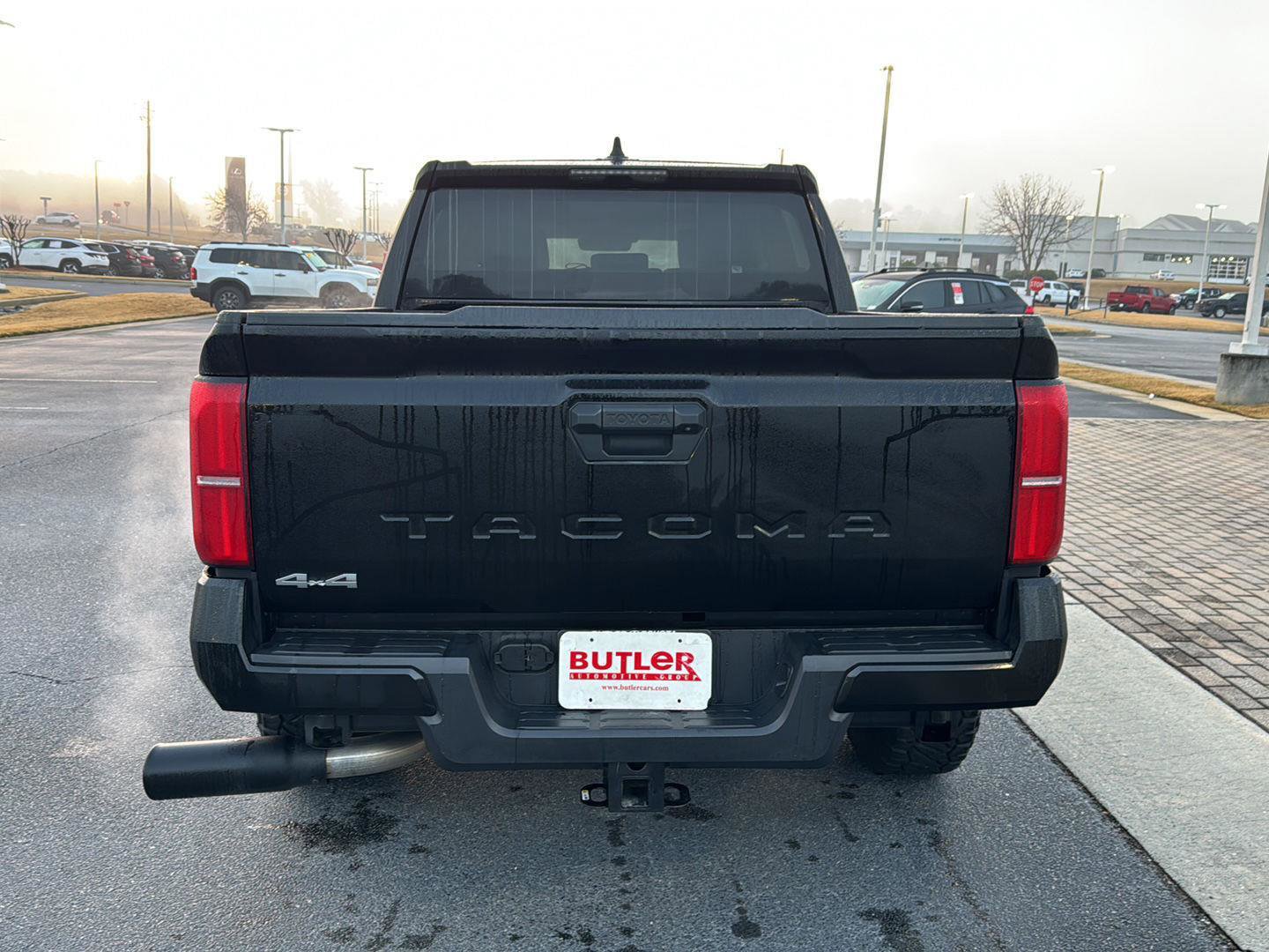 Certified 2024 Toyota Tacoma SR5 image 4