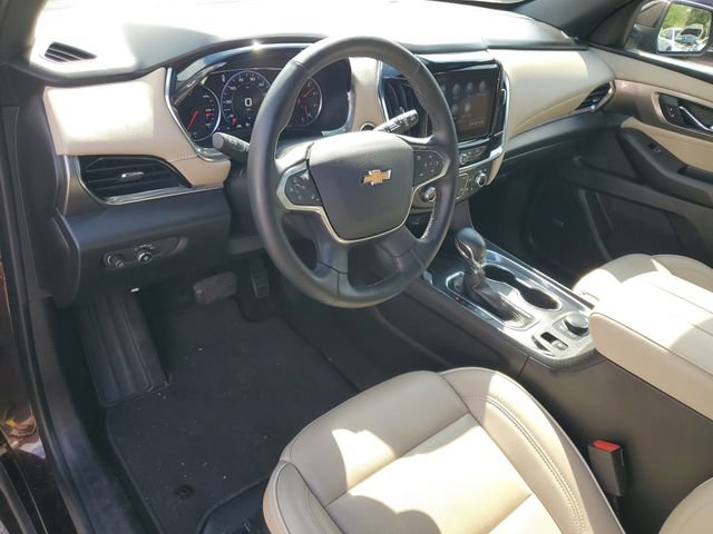 Used 2023 Chevrolet Traverse Premier w/ LPO, Cargo Package FWD image 6