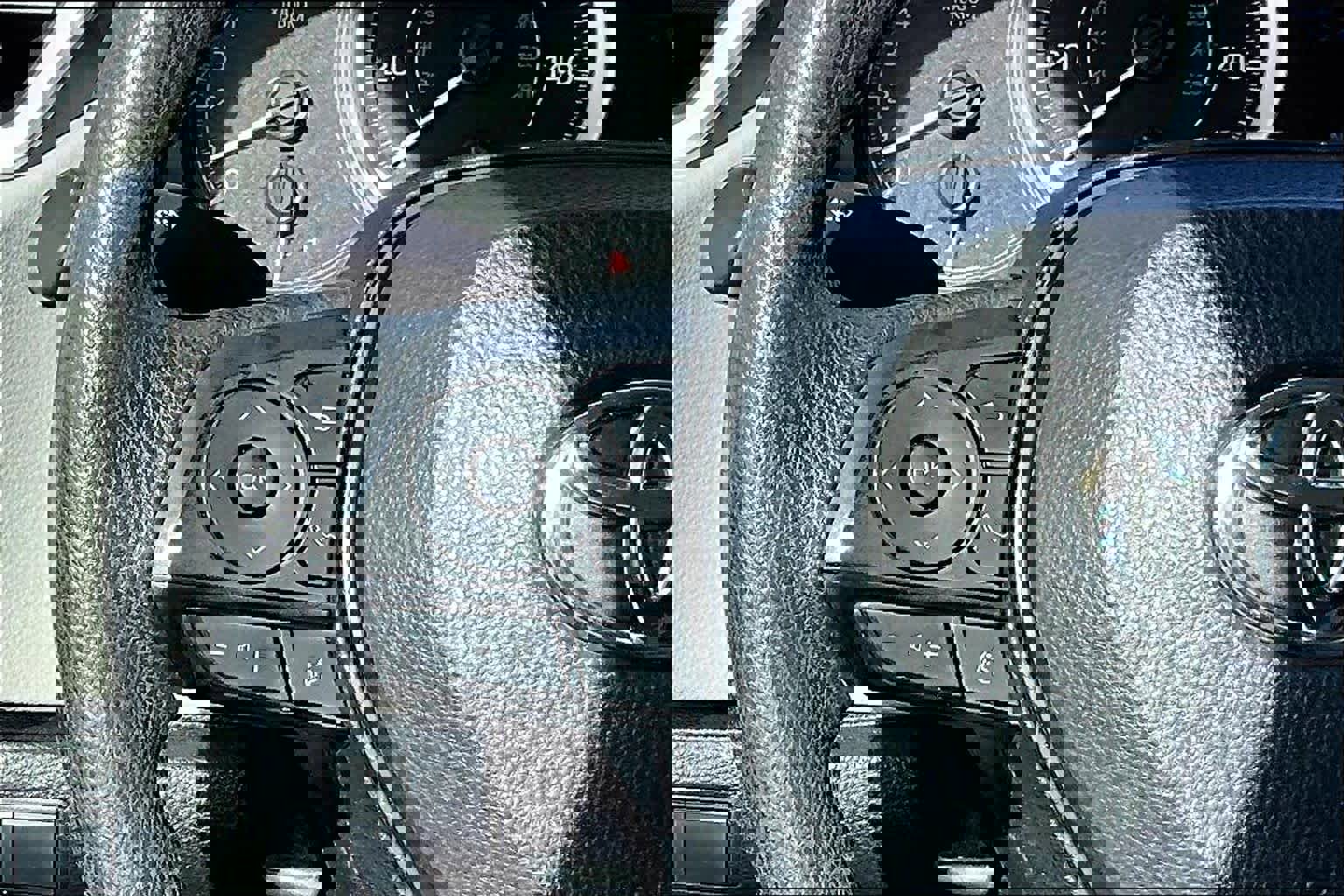 Used 2022 Toyota Corolla LE image 23