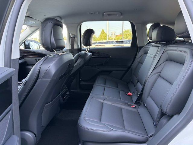 New 2026 Lincoln Nautilus Premier AWD/4WD image 15
