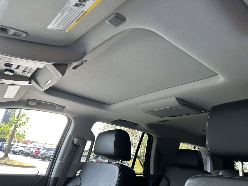 Used 2016 GMC Yukon SLT w/ Open Road Package AWD/4WD image 14