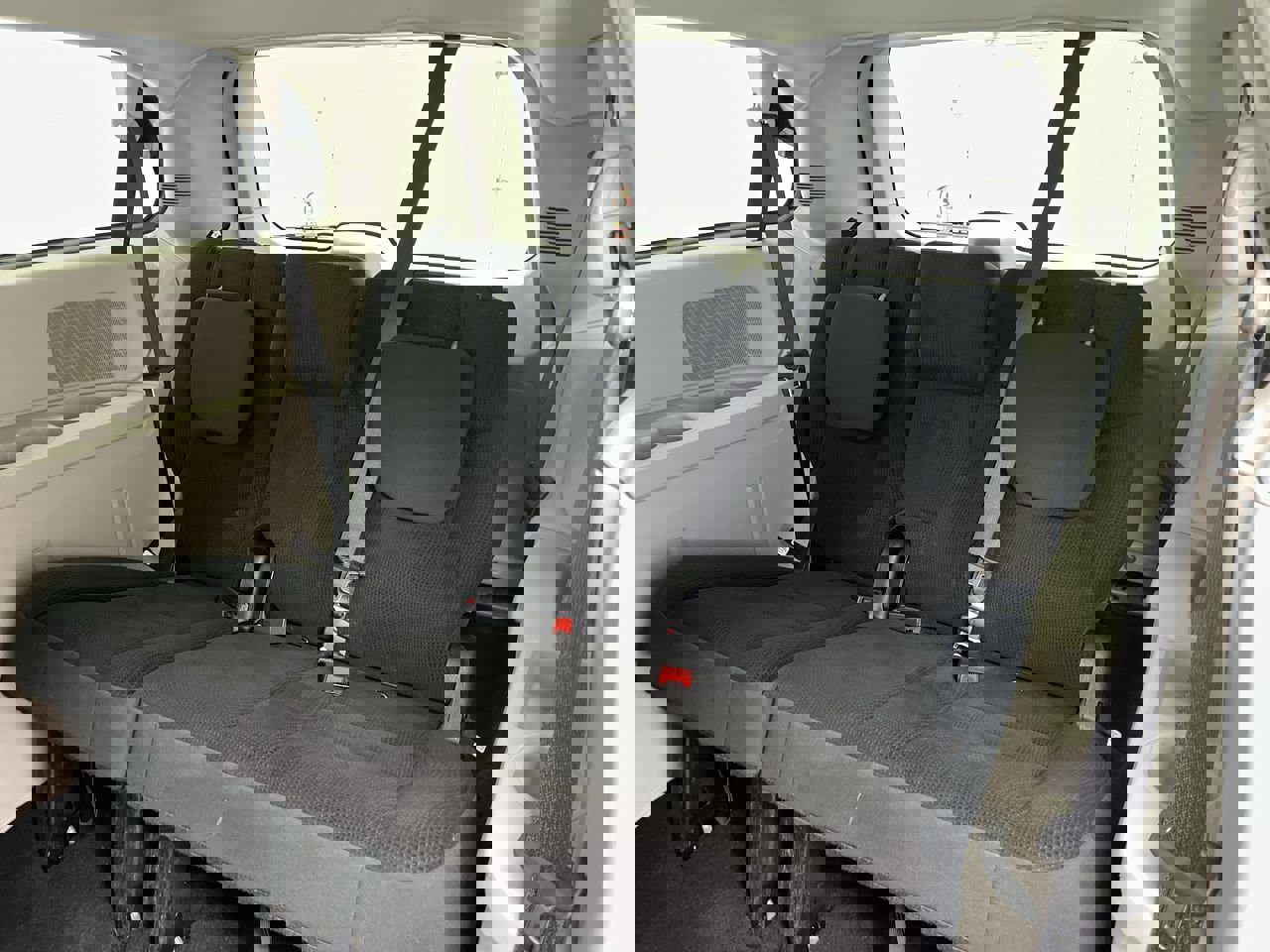 Used 2018 Dodge Grand Caravan SE image 11