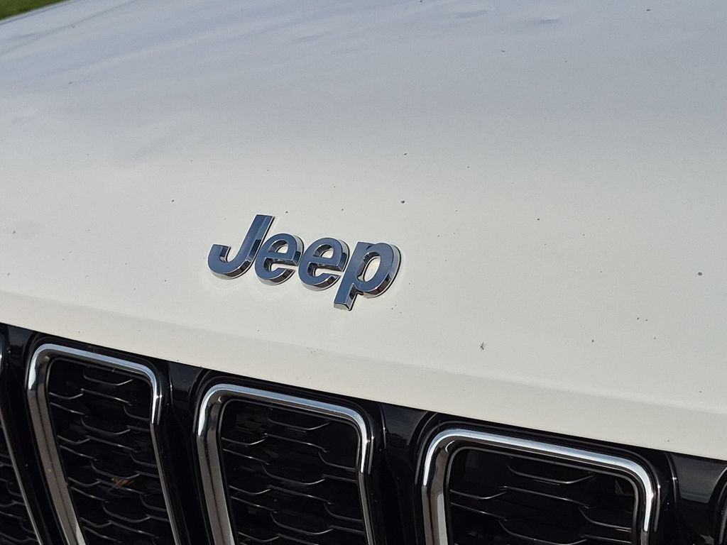 Used 2023 Jeep Grand Cherokee L Limited AWD/4WD image 10