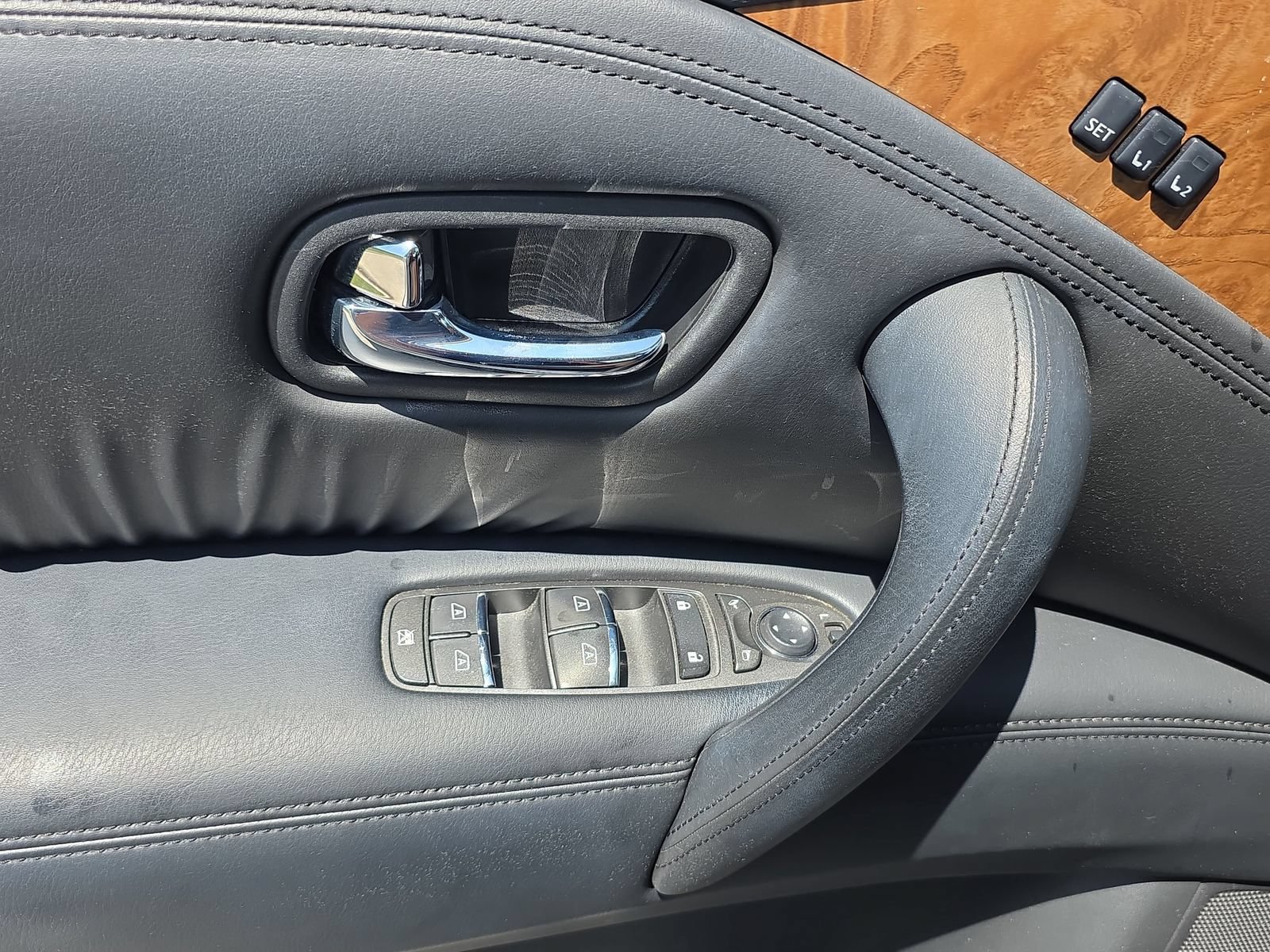 Used 2022 Nissan Armada SL RWD image 25