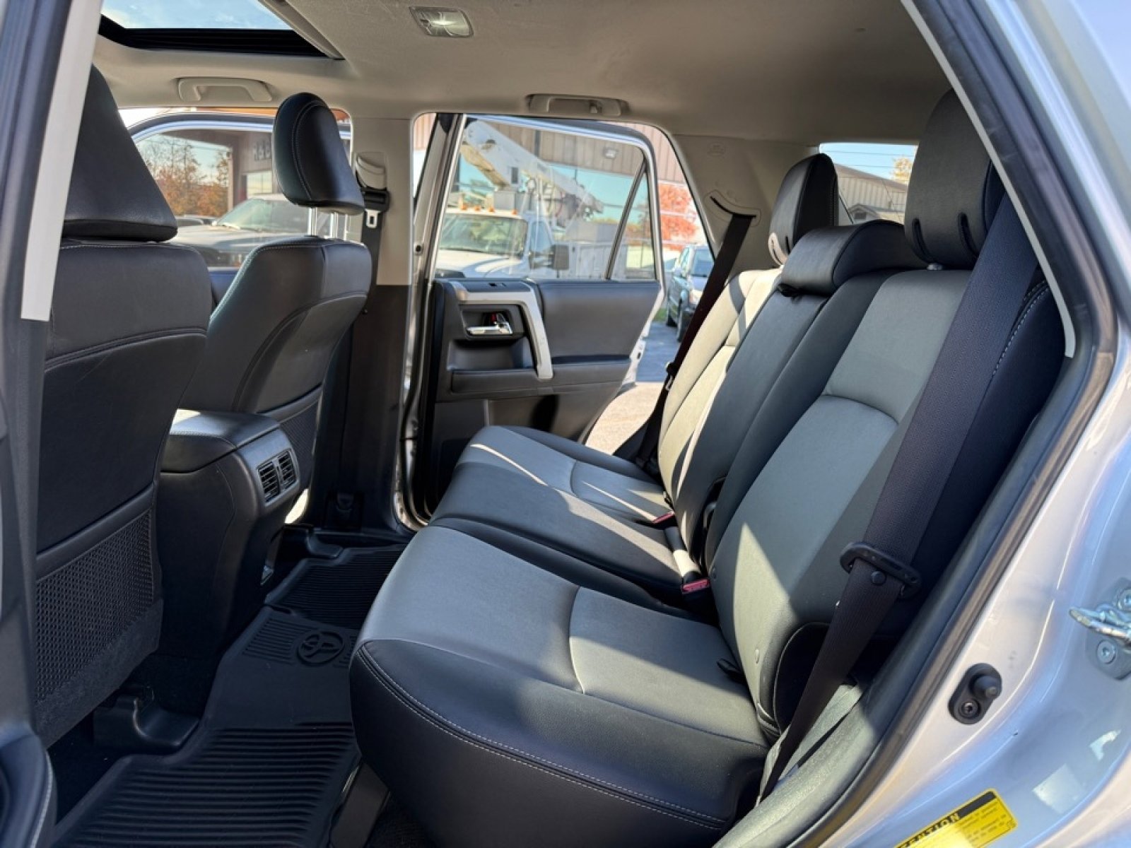 Used 2022 Toyota 4Runner SR5 Premium image 14