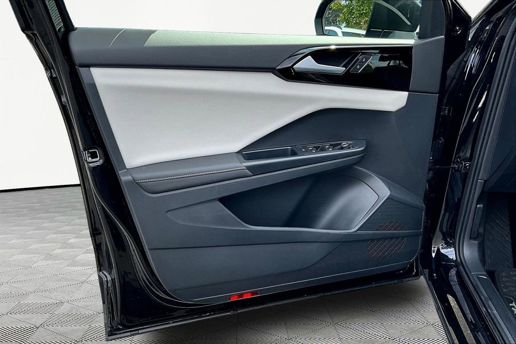 Used 2025 Volkswagen Taos S image 18