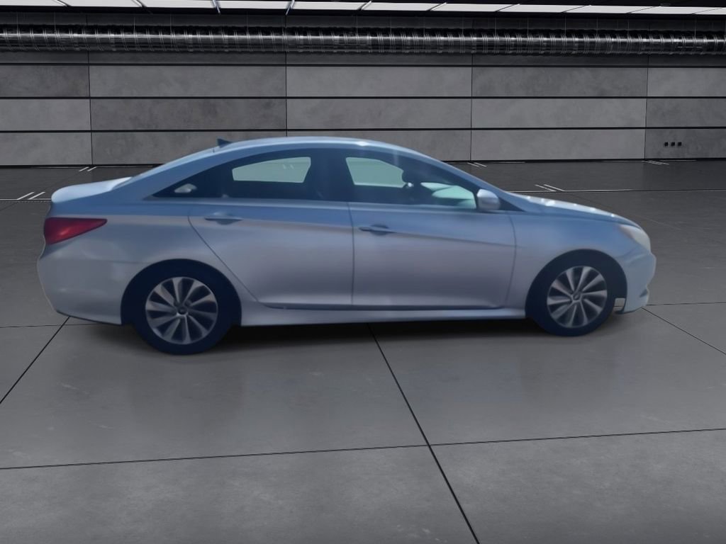 Used 2014 Hyundai Sonata Limited w/ Technology Package 05 image 9