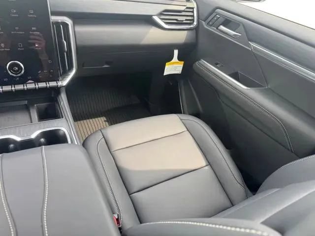 New 2027 GMC Acadia Elevation w/ Black Edition AWD/4WD image 22