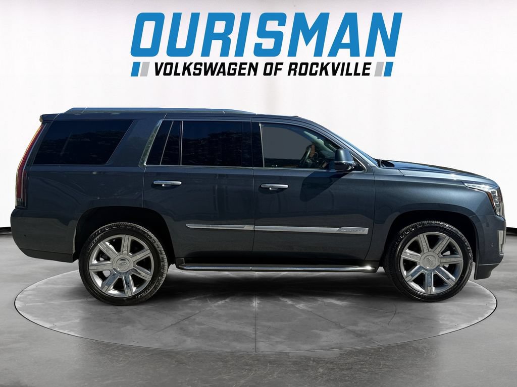Used 2020 Cadillac Escalade Luxury AWD/4WD image 7