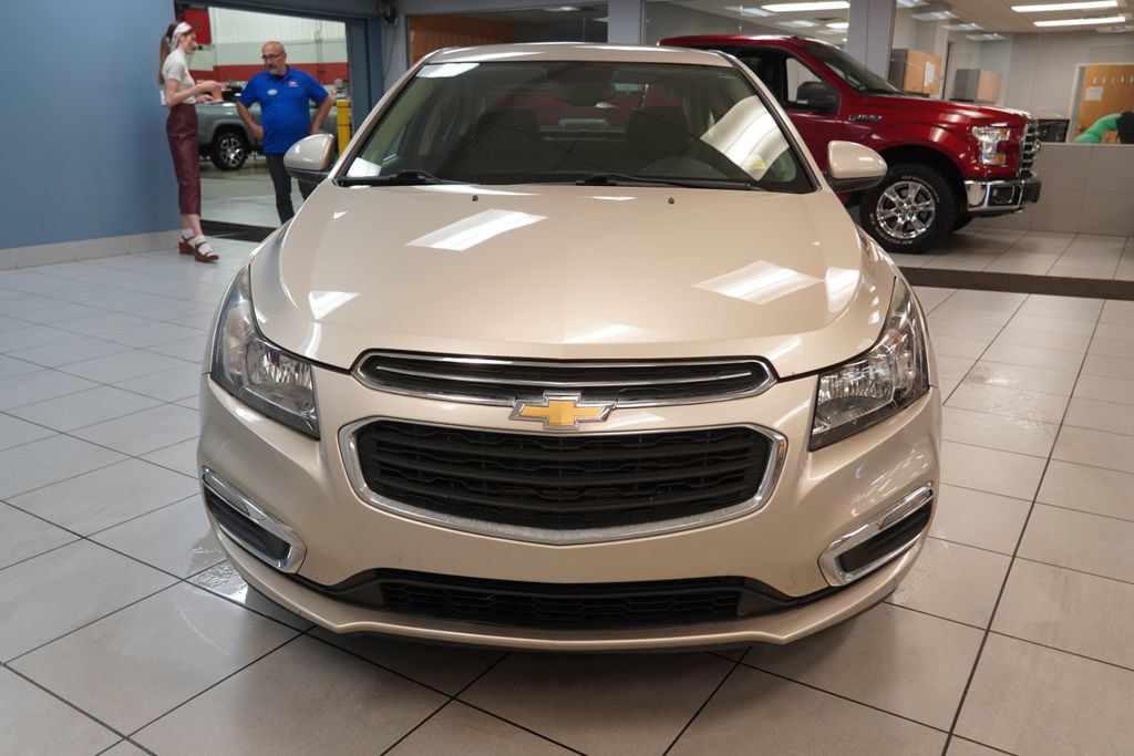 Used 2015 Chevrolet Cruze LT FWD image 14