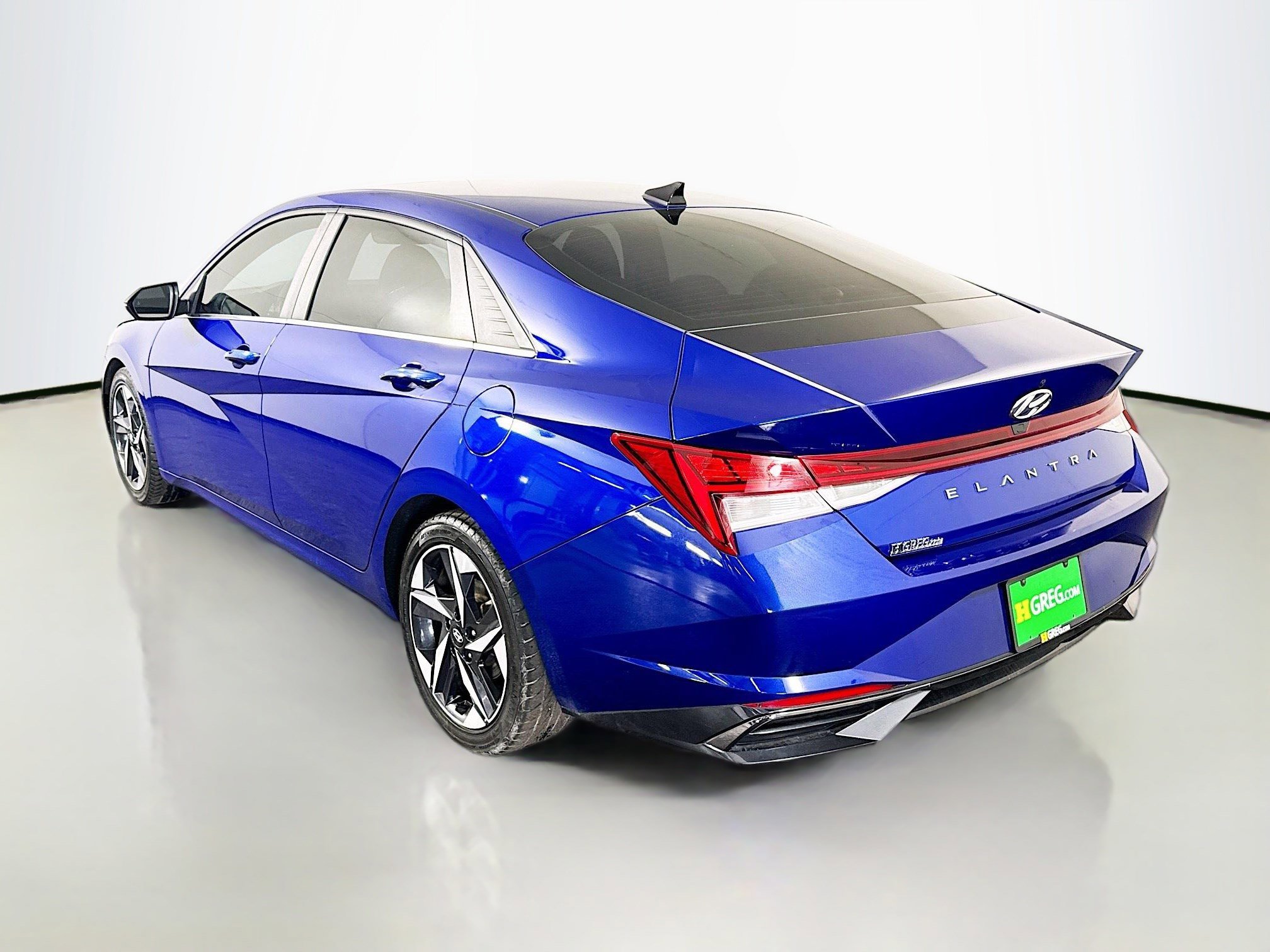 Used 2021 Hyundai Elantra SEL w/ Convenience + Premium Package image 7