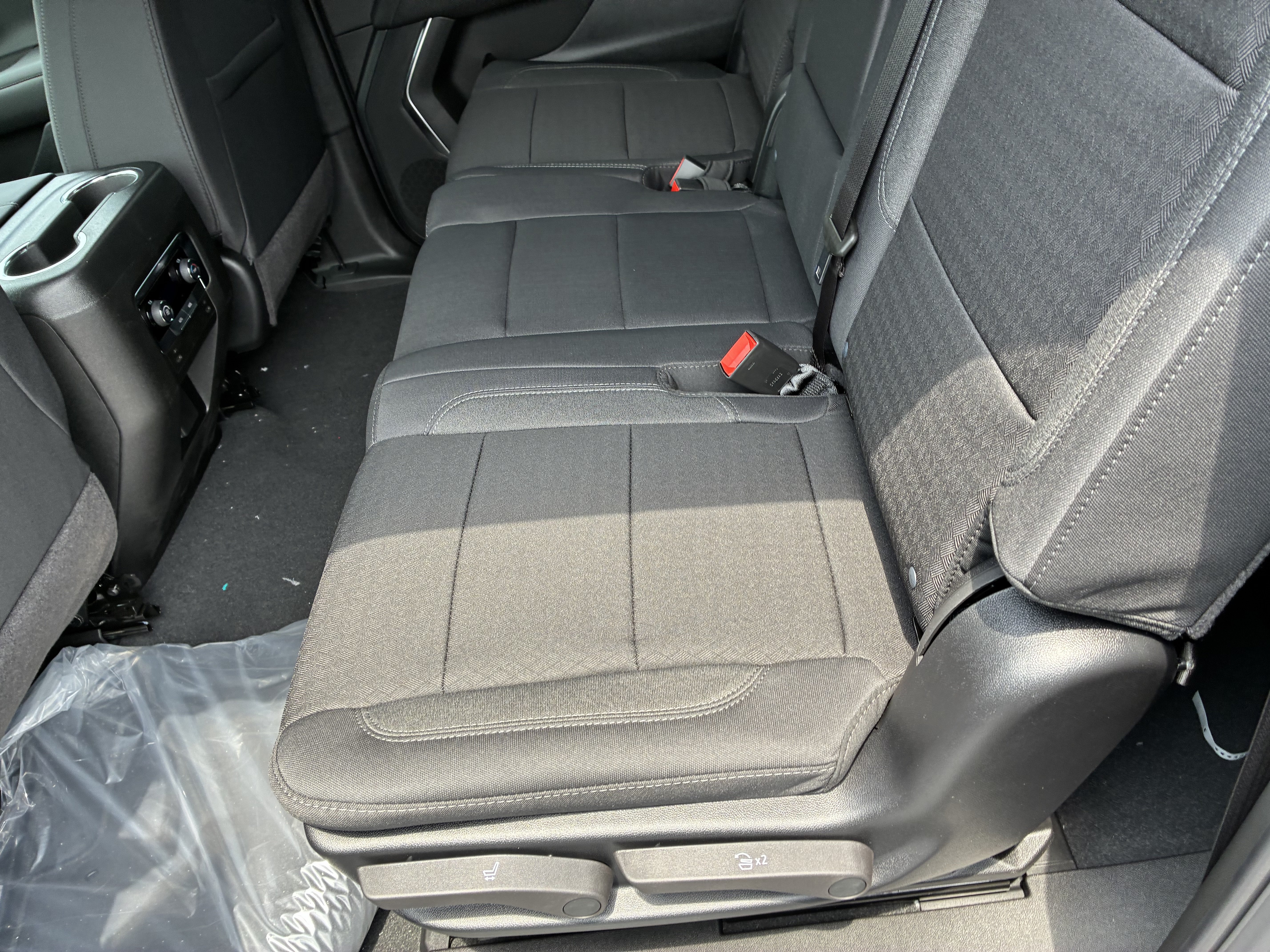 New 2026 Chevrolet Suburban LS w/ Max Trailering Package RWD image 13