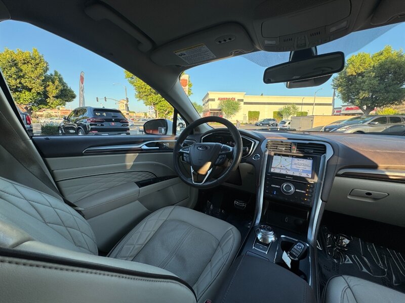 Used 2018 Ford Fusion Platinum FWD image 31