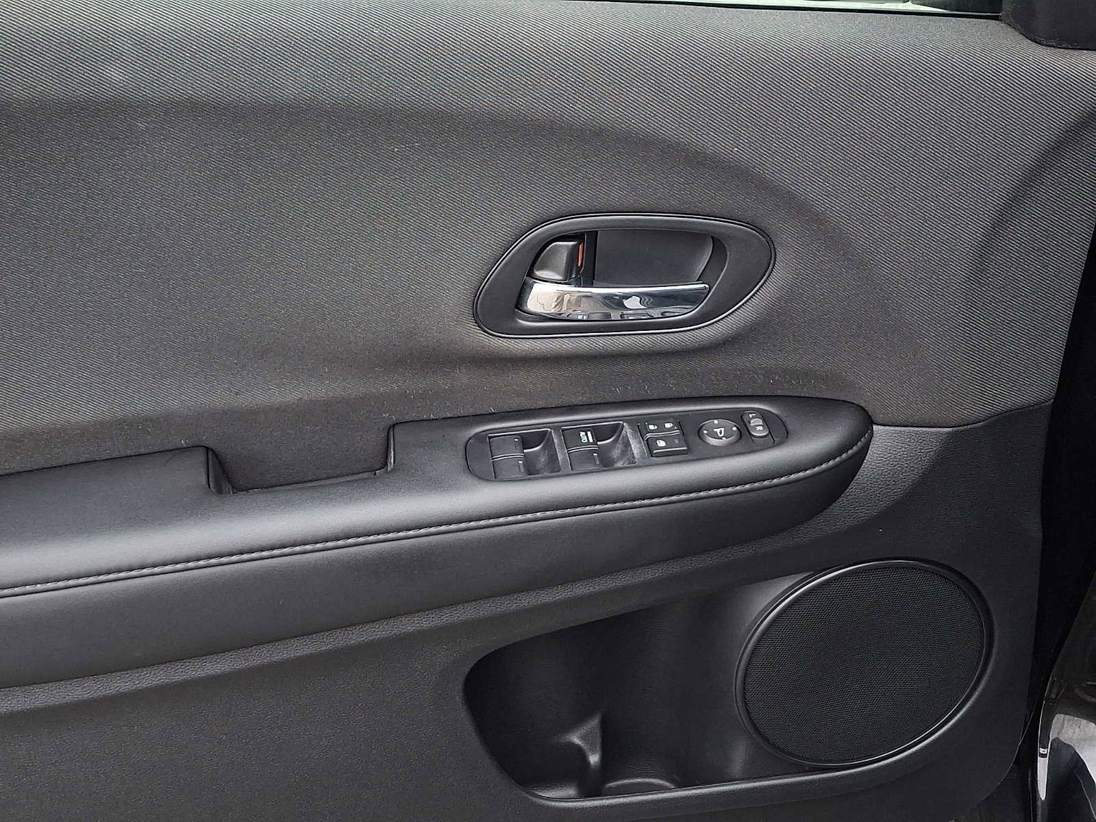 Used 2020 Honda HR-V LX image 12