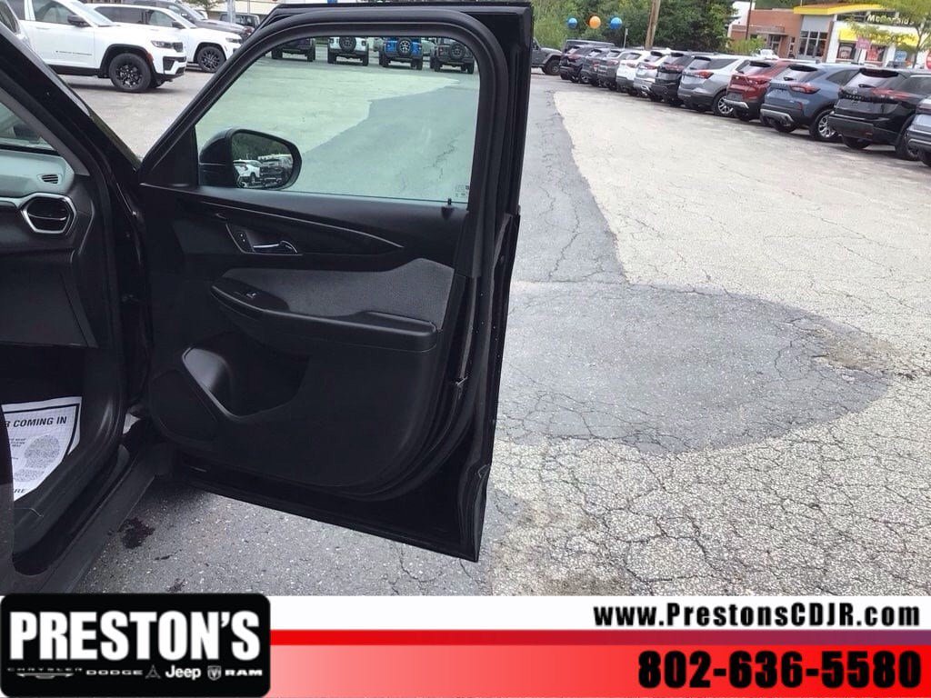 Used 2025 Chevrolet TrailBlazer LT AWD/4WD image 25