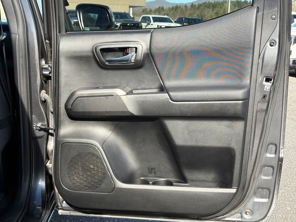 Used 2019 Toyota Tacoma TRD Off-Road image 43