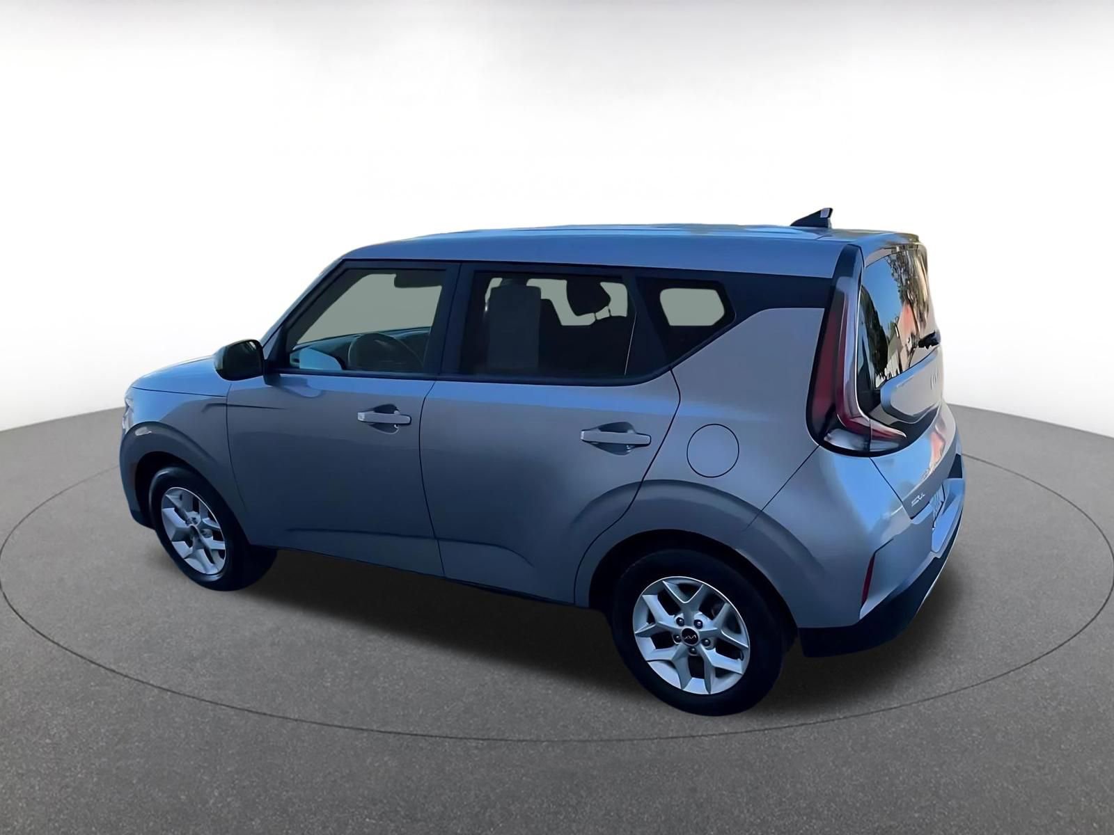 Used 2025 Kia Soul LX w/ LX Technology Package image 11